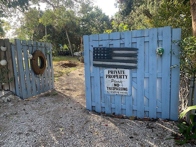 Photo of 300 Garden Ln, Sarasota, FL