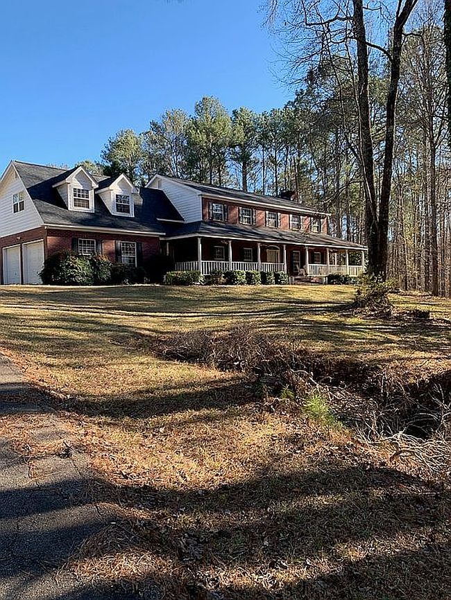 Photo of 150 Hillred Dr, Fayetteville, GA