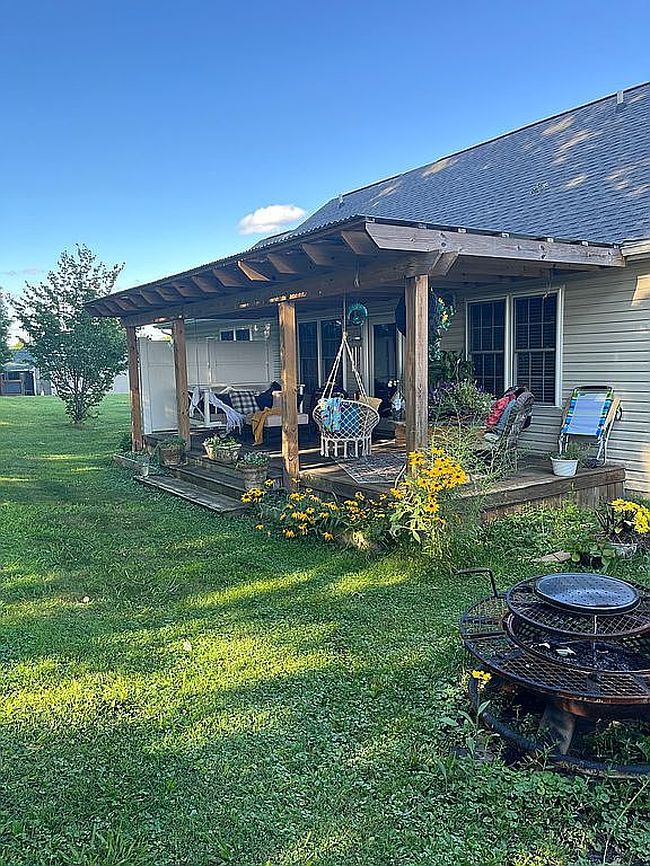 Additional photo 3 of property located at 245 Autumn Dr