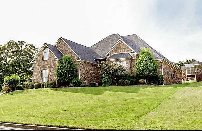 Image of 3904 Golf Course Dr