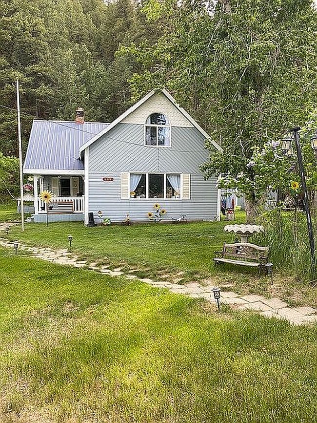 Photo of 144 River Dr