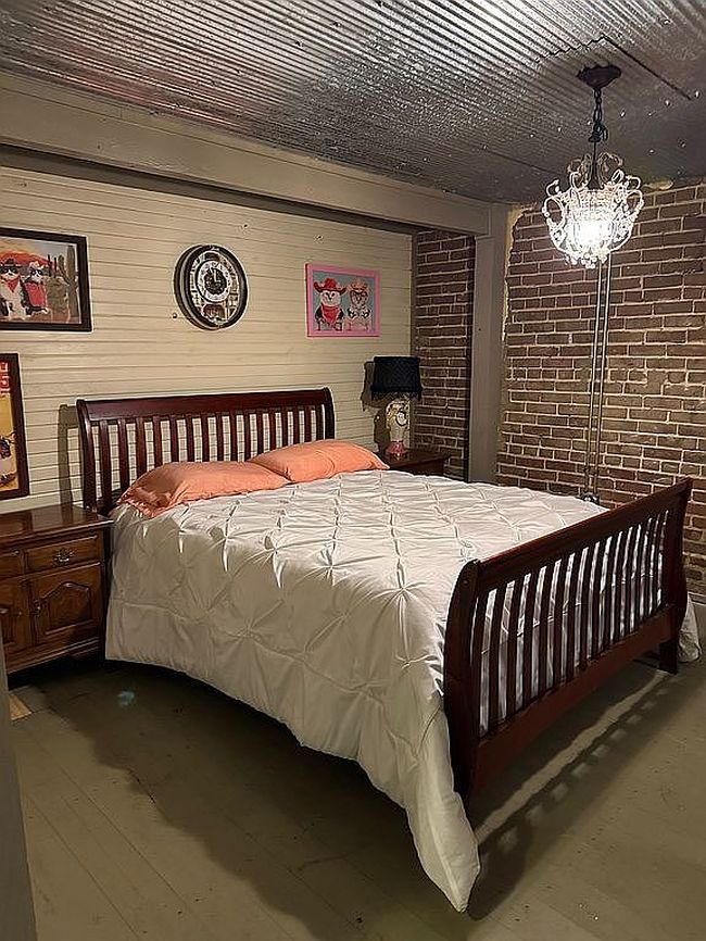 Photo of 406 E Runnels St, Mineral Springs, AR