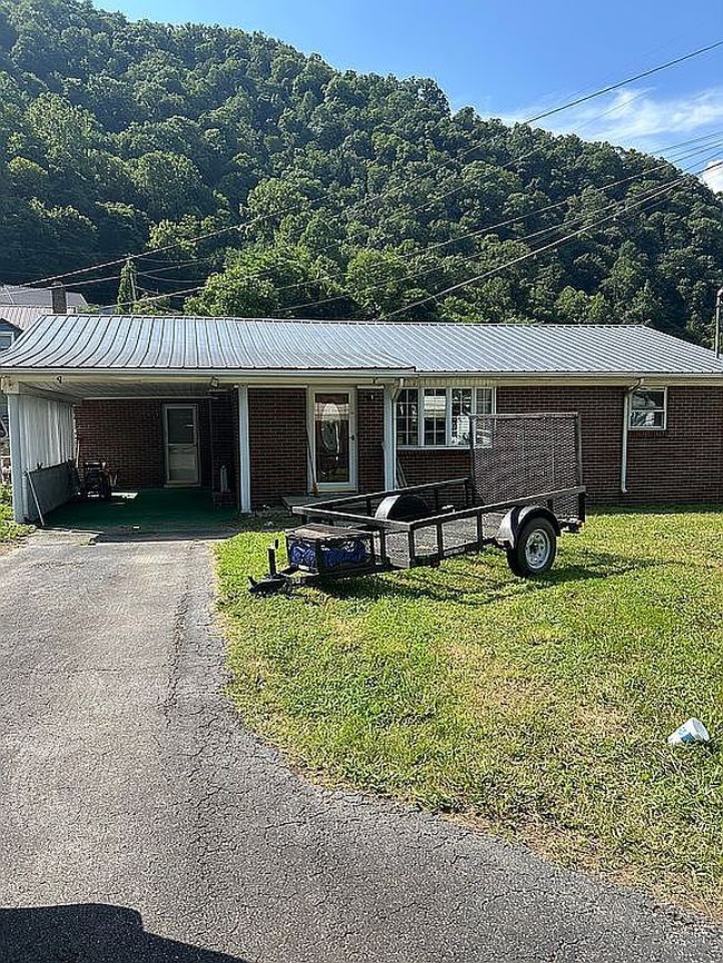 Photo of 1104 Little Prater Rd, Grundy, VA