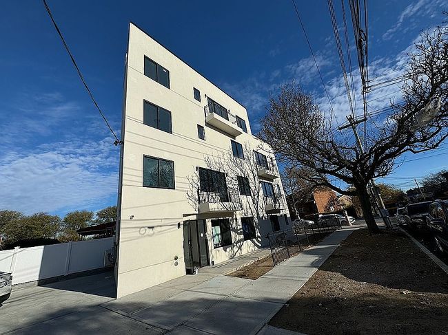 Image of 664 Shepherd Ave