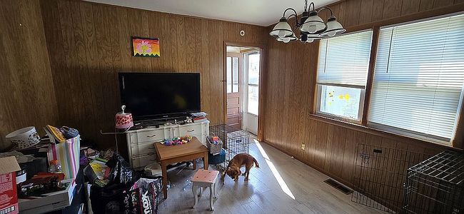 Image of 619 W 8th St