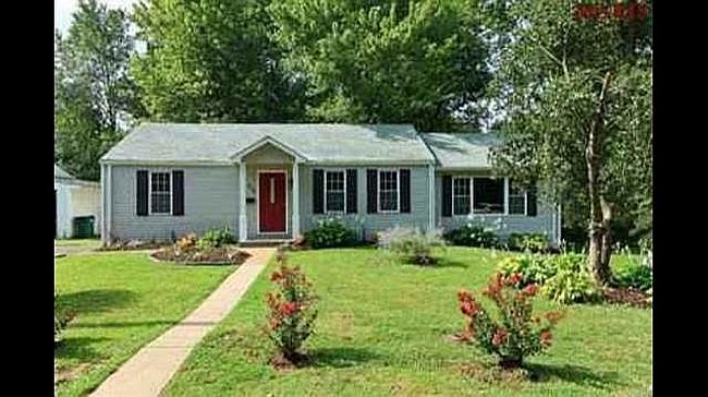 Photo of 838 E Pacific Ave, Saint Louis, MO