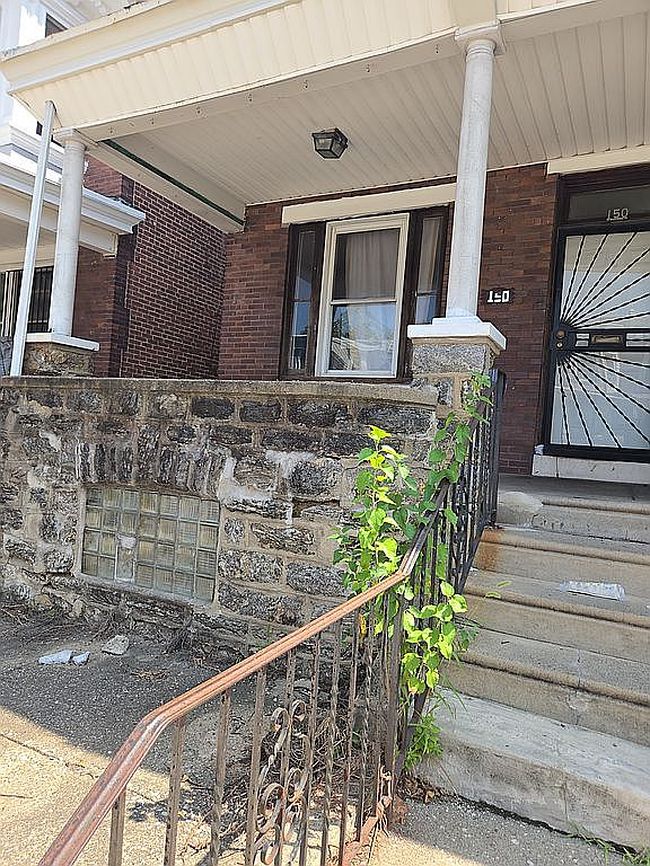 Preview of property located at 150 W Wyneva St