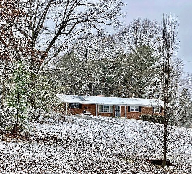 Image of 108 Hillcrest Dr #V