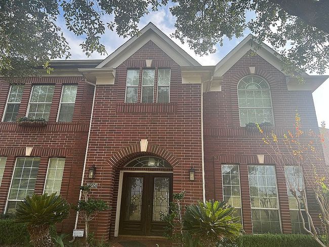 Photo of 9606 Oakland Lake Way