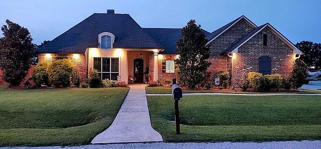 Preview of property located at 115 Oak Shadows Dr