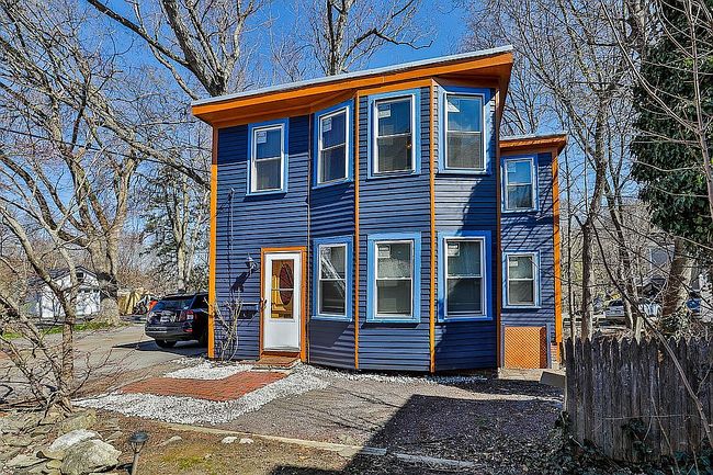 Image of 107.5 Elm St