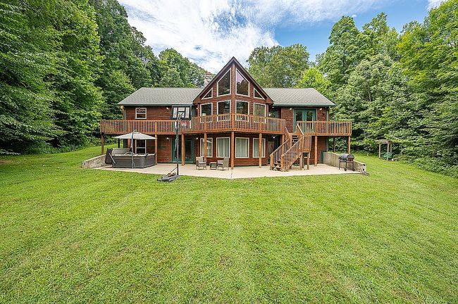 Photo of 5941 Jordan Village Rd, Poland, IN