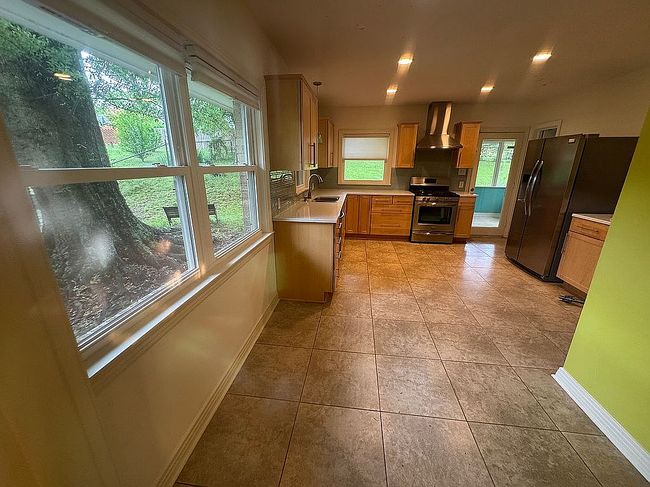 Additional photo 3 of property located at 105 Lakeside Rd