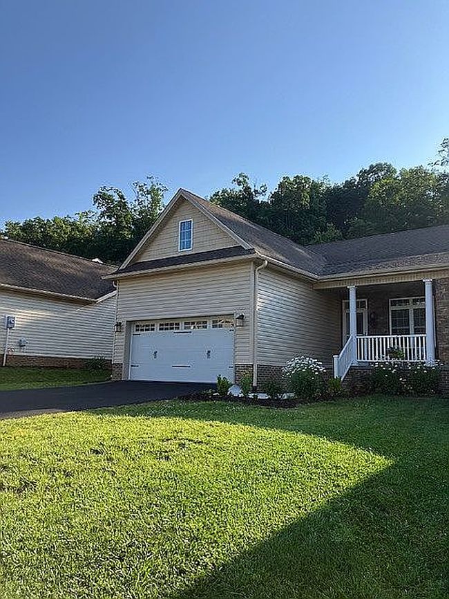 1203 Stocker St, Staunton, VA