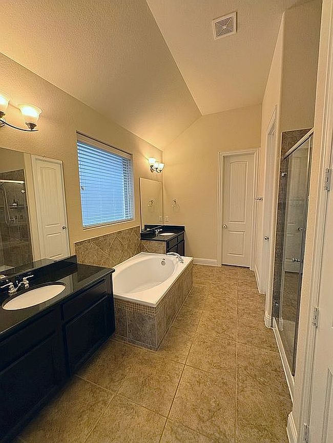 Photo of 3040 Monticello Pines Ln, League City, TX