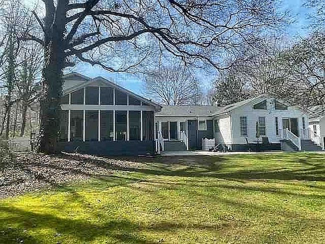 Photo of 213 Harts Ln, Simpsonville, SC