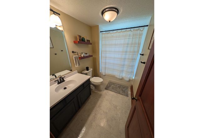Photo of 201 E Colvin Rd