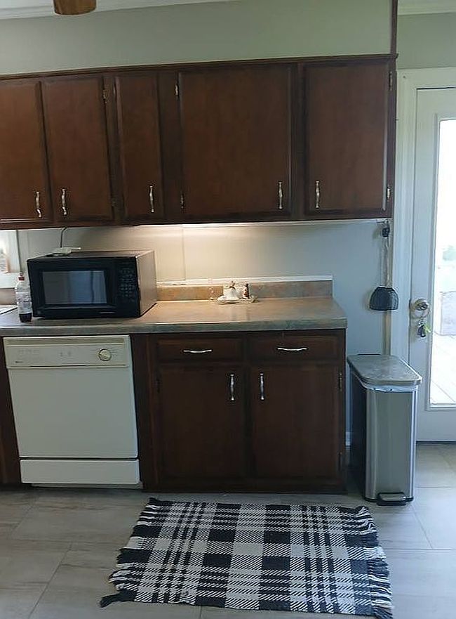 Image of 1403 Lynn Pl