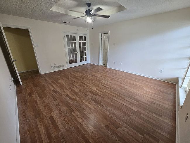 Preview of property located at 925 Shell Ln