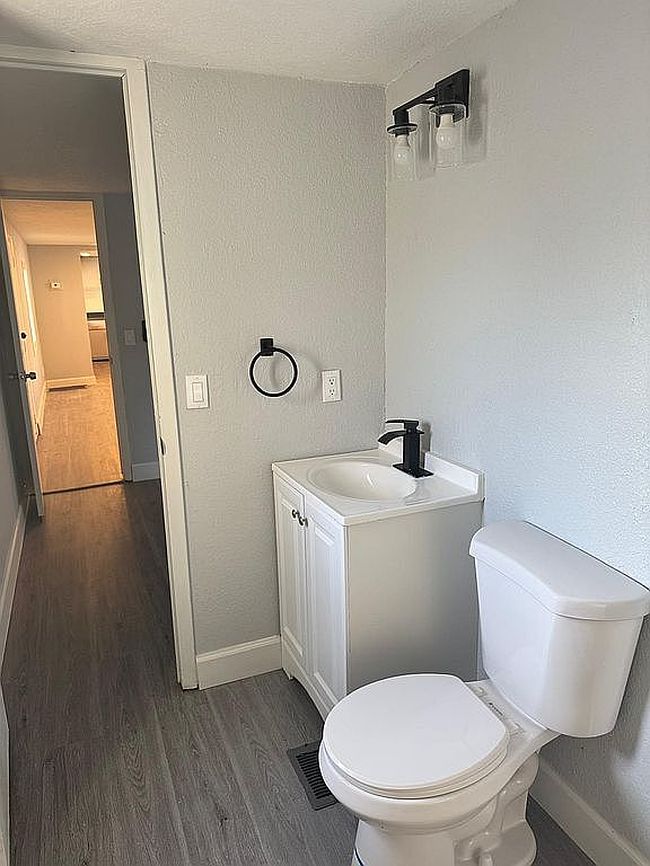 Additional photo 1 of property located at 856 Royal Palm Dr