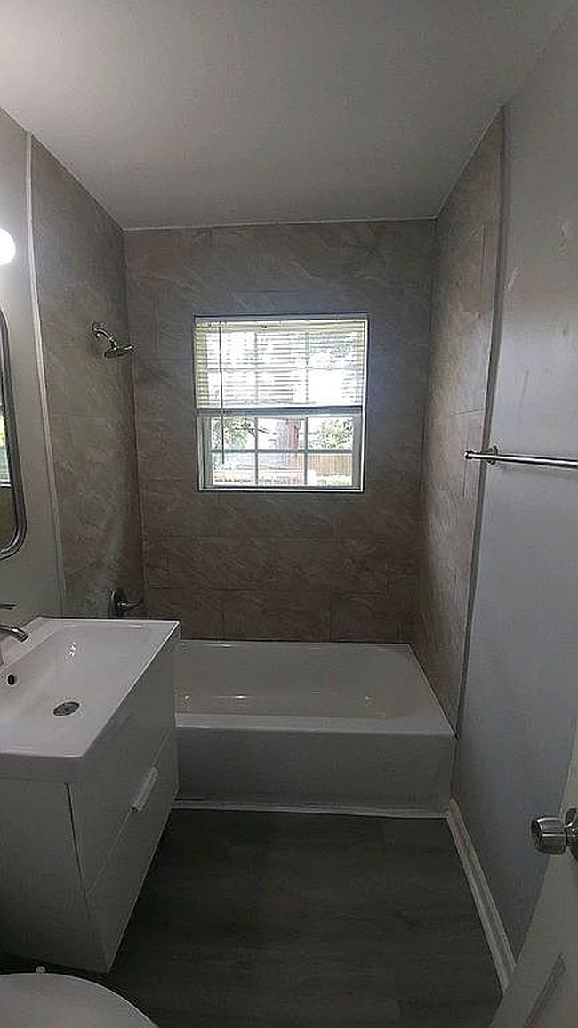 Additional photo 1 of property located at 207 Farrer St