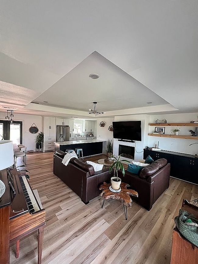 Additional photo 2 of property located at 307 N Loveless St