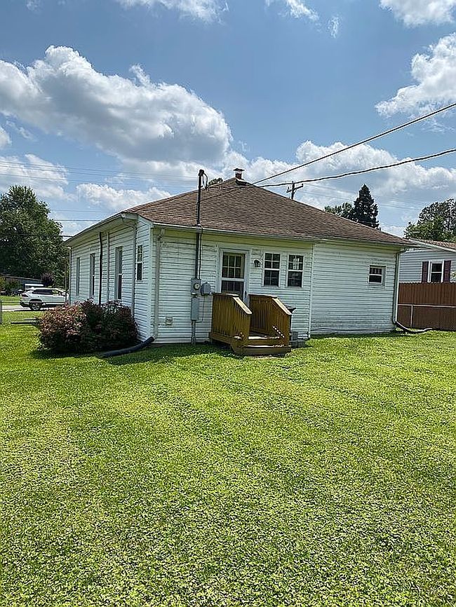 Photo of 410 2nd St, Blackstone, VA