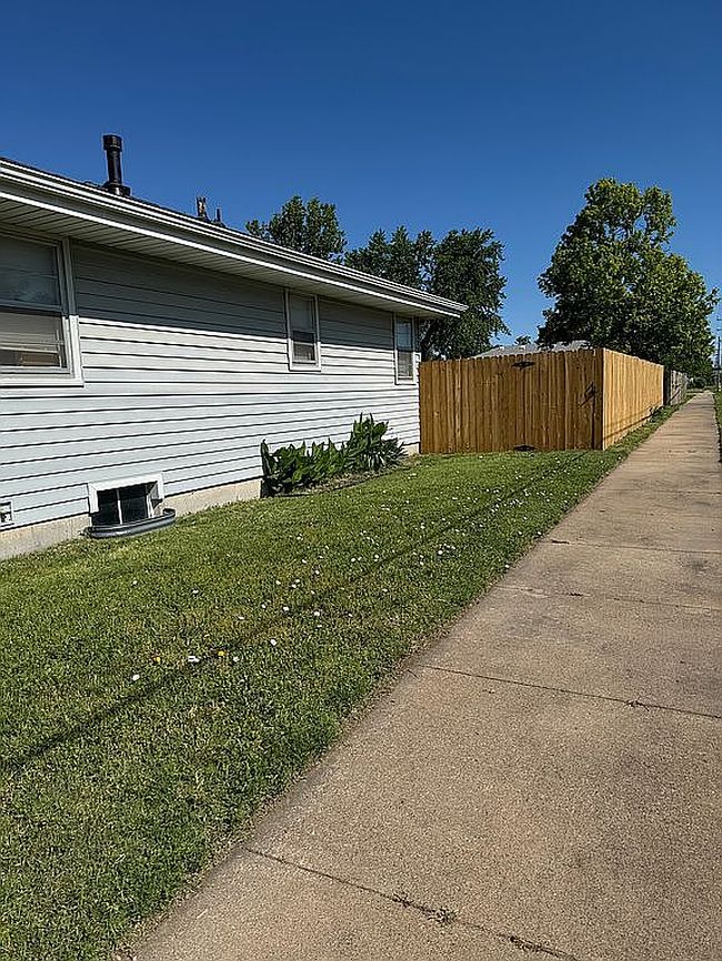 Image of 1015 E Jewell Ave