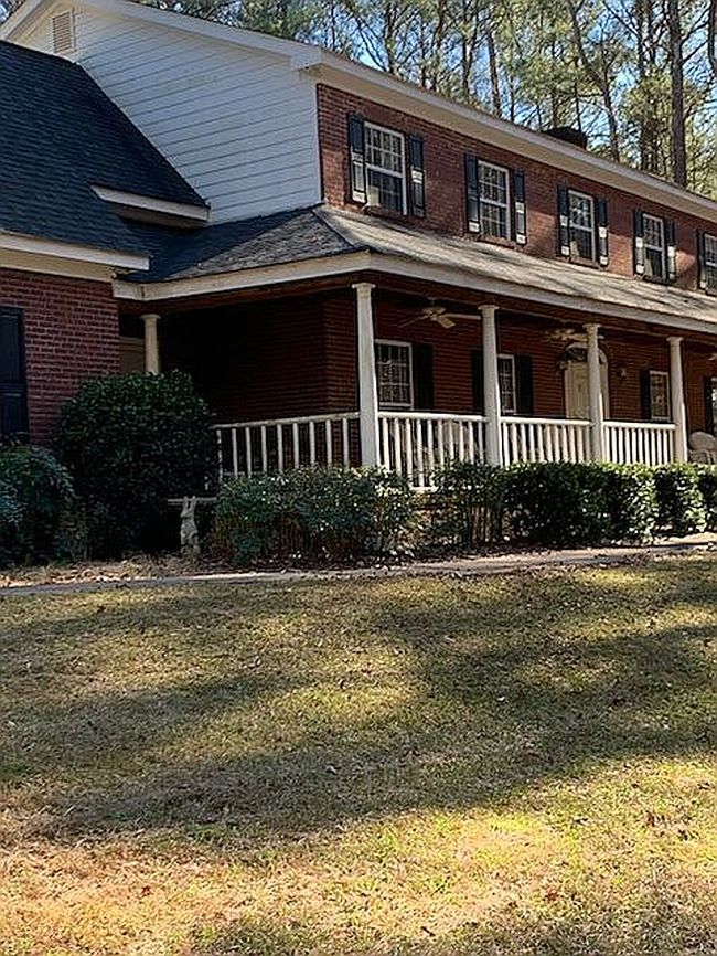 Photo of 150 Hillred Dr, Fayetteville, GA