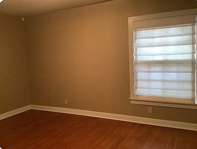 Photo of 2660 Long St, Beaumont, TX