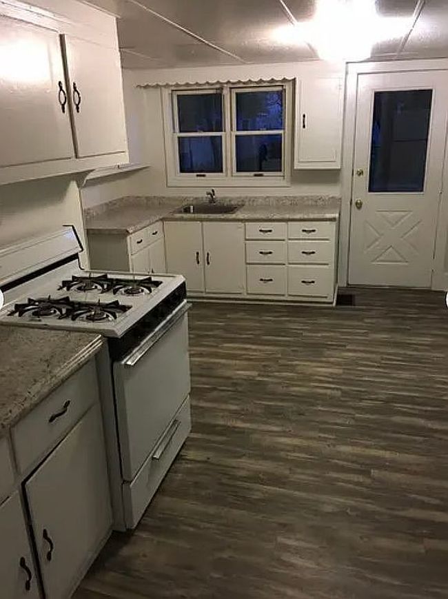 Image of 34 W 3rd St