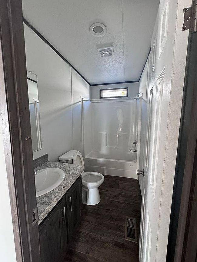 Photo of 636 County Road 1615, Moore, TX