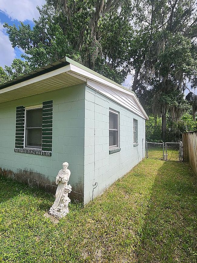 Image of 610 Pinewood Dr