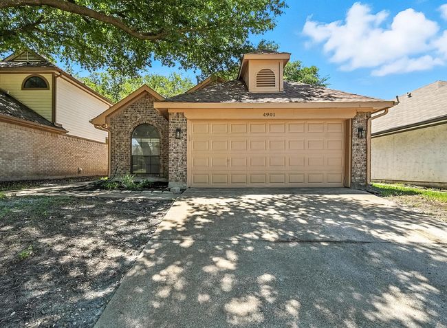 Photo of 4901 Tree Top Ln, Garland, TX