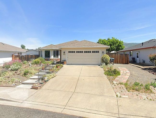 Photo of 158 Meadow View Dr, Phoenix, OR