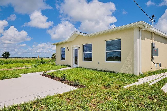 Photo of 23021 Roundtree Ave, Alva, FL