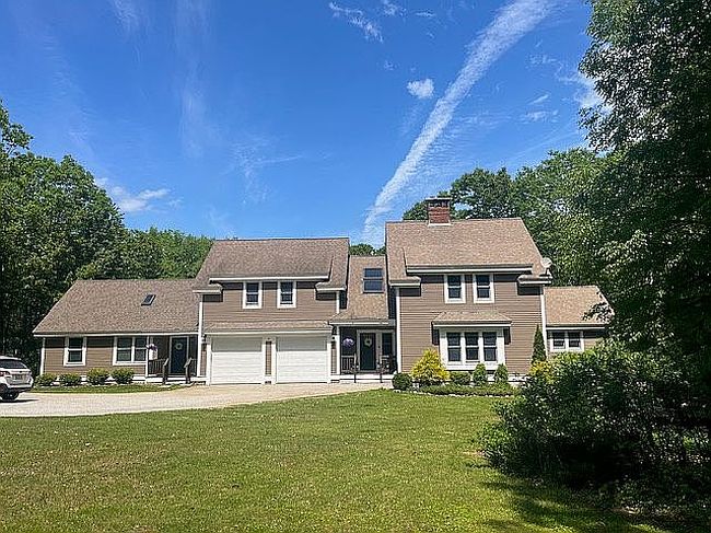 Photo of 39 White Oak Ln, Alfred, ME