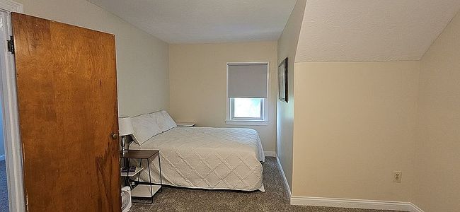 Additional photo 1 of property located at 10 Thatcher Ct