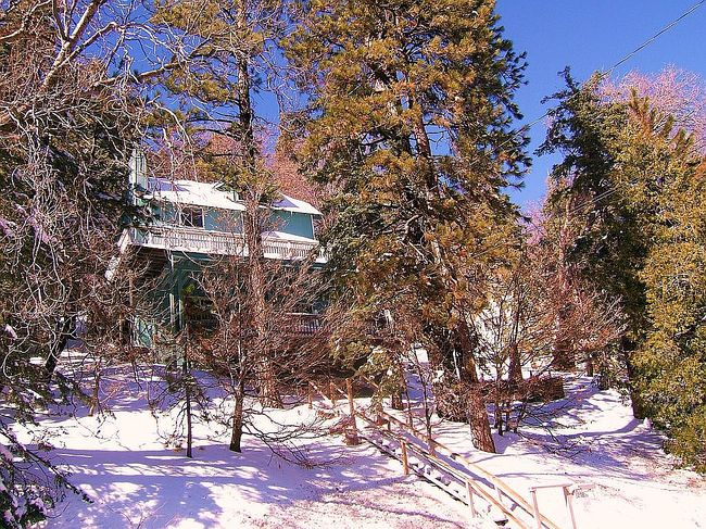 Photo of 298 S Fairway Dr, Lake Arrowhead, CA