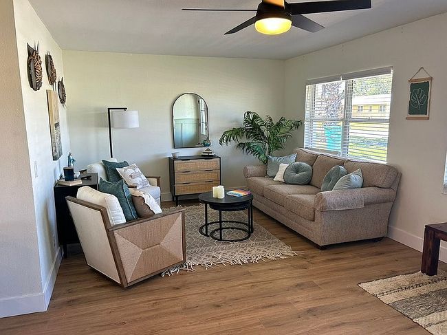 Image of 2229 Lakeview Dr