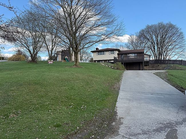 Image of 560 Maxine Dr