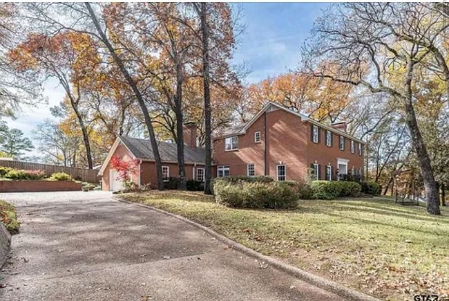 Additional photo 2 of property located at 1701 Devonshire Dr