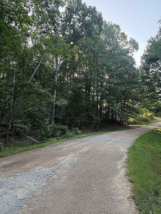 Photo of 988 Rolling Oaks Dr, Grenada, MS