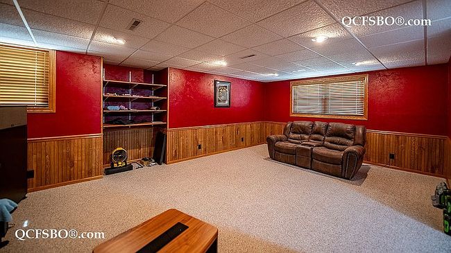 Photo of 2511 Emerald Dr, Davenport, IA