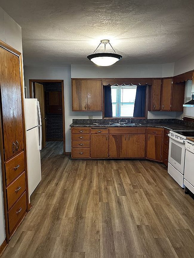 Image of 1306 W Main St
