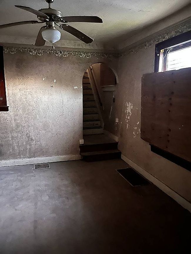 Photo of 633 Huffman Ave