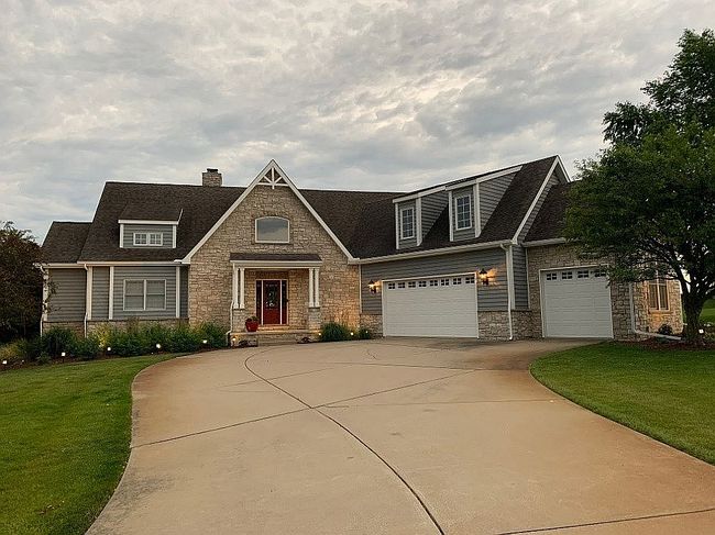 Image of 395 Cantigny Ct