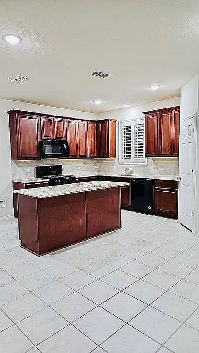 Photo of 2005 Chisos Ct, Princeton, TX