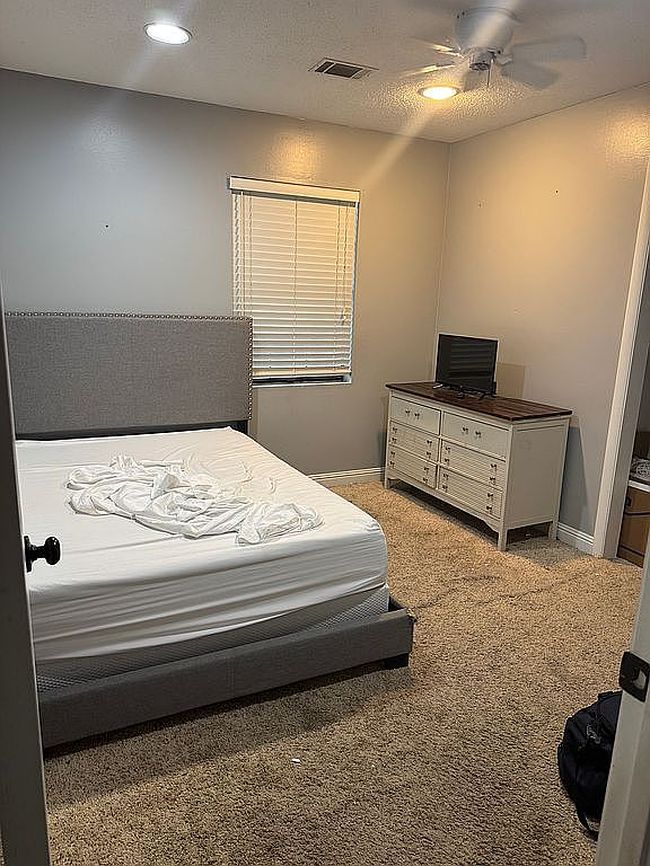 Photo of 140 Whispering Pines Trl, Waycross, GA