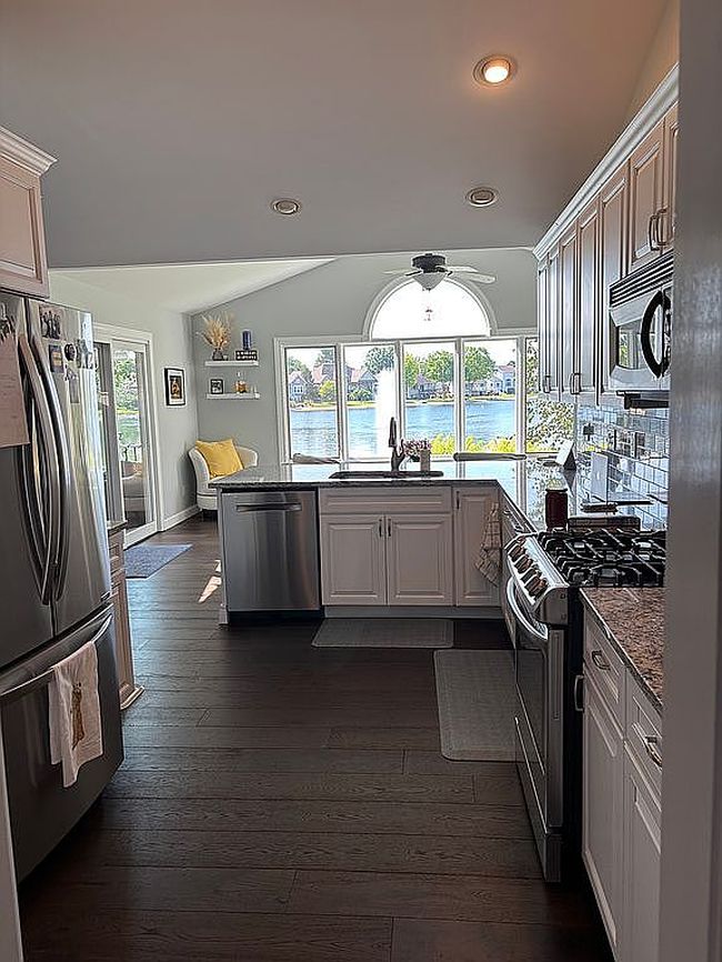 Additional photo 1 of property located at 4635 Starboard Dr